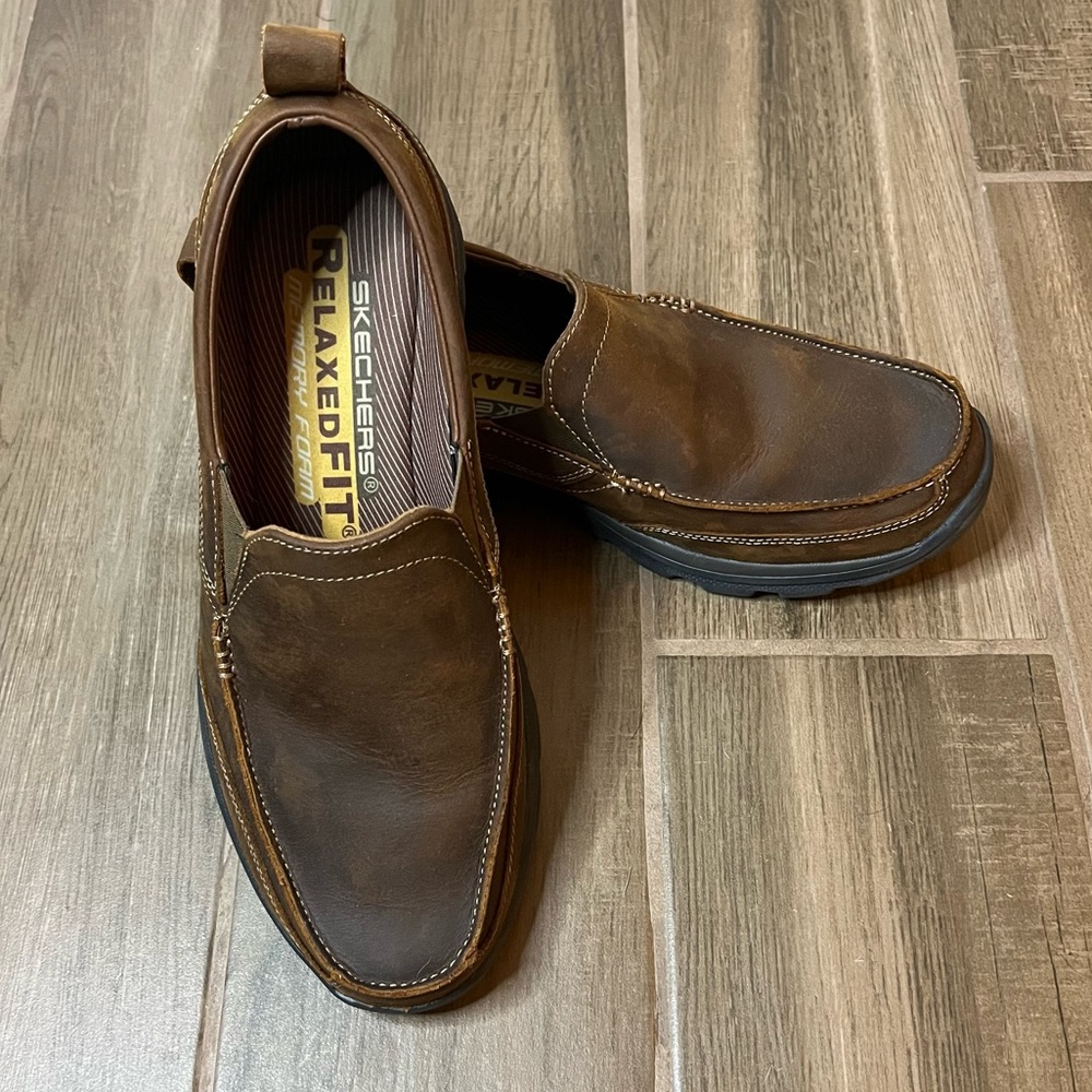 Men’s sketchers brown loafer (size 10.5)